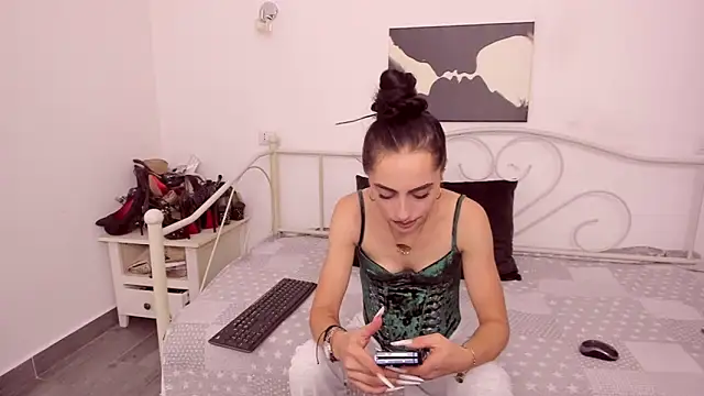 jessystarr online show from October 19, 2025, 11:44 am