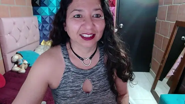 katifoxx online show from January 30, 2025, 6:43 pm