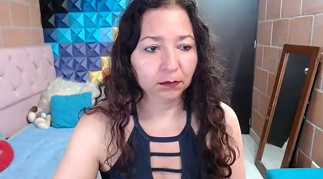 katifoxx online show from March 17, 2025, 7:48 pm