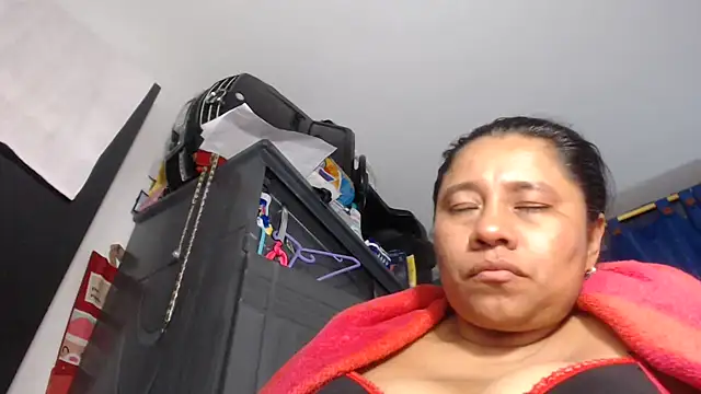 Snapshot of adrixxx38 chatting on January 6, 2026, 5:33 am adrixxx38 online show from January 6, 2026, 5:33 am