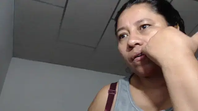 Snapshot of adrixxx38 chatting on February 8, 2026, 10:18 am adrixxx38 online show from February 8, 2026, 10:18 am