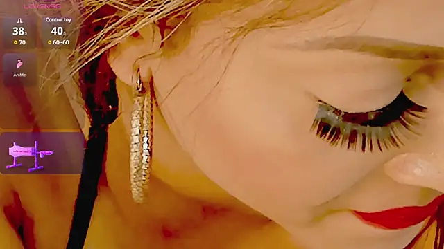 zarahdivousi online show from March 21, 2025, 9:45 pm