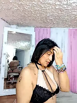 Snapshot of zullyxhot chatting on February 7, 2026, 10:13 pm zullyxhot online show from February 7, 2026, 10:13 pm