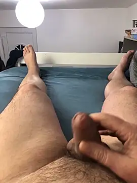 Snapshot of Lentbulant chatting on February 25, 2025, 9:13 pm Lentbulant online show from February 25, 2025, 9:13 pm