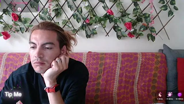 Snapshot of Jack_Emily1 chatting on December 20, 2025, 8:05 pm Jack Emily1 online show from December 20, 2025, 8:05 pm