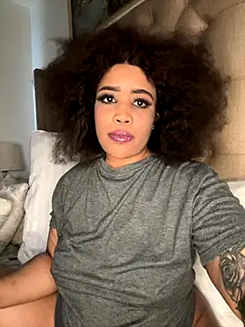 Snapshot of CAMMII_ chatting on November 16, 2025, 11:05 am CAMMII online show from November 16, 2025, 11:05 am