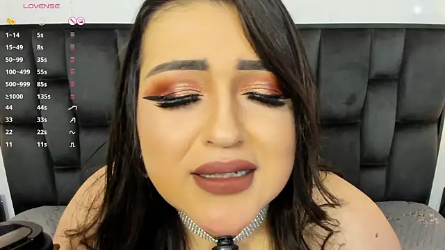 Snapshot of MartinaMadisson chatting on March 10, 2025, 8:37 am MartinaMadisson online show from March 10, 2025, 8:37 am