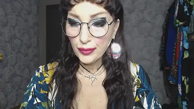 Snapshot of Aziza1 chatting on December 18, 2025, 1:28 pm Aziza1 online show from December 18, 2025, 1:28 pm