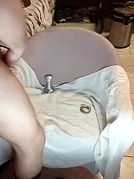 Snapshot of ivanperistil chatting on February 6, 2026, 1:10 am ivanperistil online show from February 6, 2026, 1:10 am