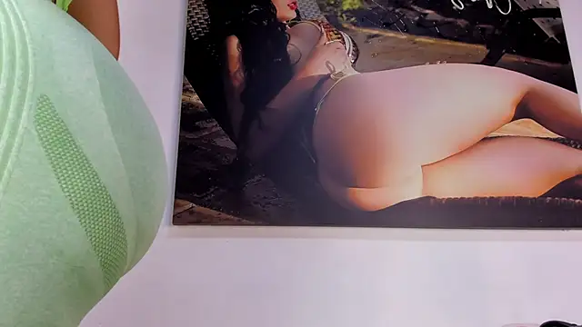 Snapshot of Loren_Baker chatting on February 5, 2025, 6:37 pm Loren Baker online show from February 5, 2025, 6:37 pm