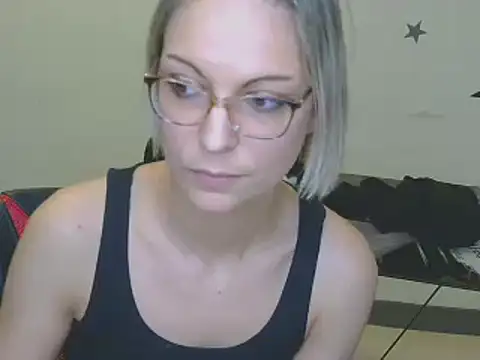 Snapshot of alixfeeling chatting on January 10, 2025, 5:56 pm alixfeeling online show from January 10, 2025, 5:56 pm