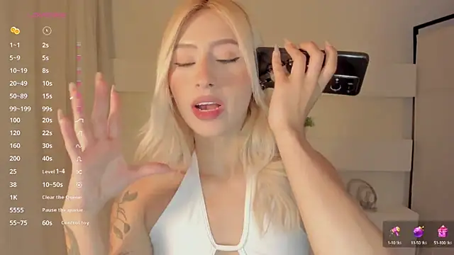 Snapshot of AshleyRoys chatting on January 15, 2025, 4:32 pm AshleyRoys online show from January 15, 2025, 4:32 pm