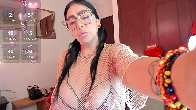 Snapshot of Silver_Lovee chatting on February 27, 2026, 7:36 pm Silver Lovee online show from February 27, 2026, 7:36 pm