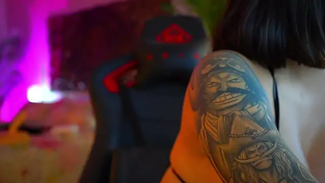 Snapshot of ambarEvans chatting on December 31, 2024, 12:00 am ambarEvans online show from December 31, 2024, 12:00 am