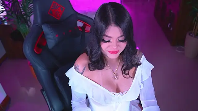 Snapshot of ambarEvans chatting on February 17, 2026, 1:13 am ambarEvans online show from February 17, 2026, 1:13 am