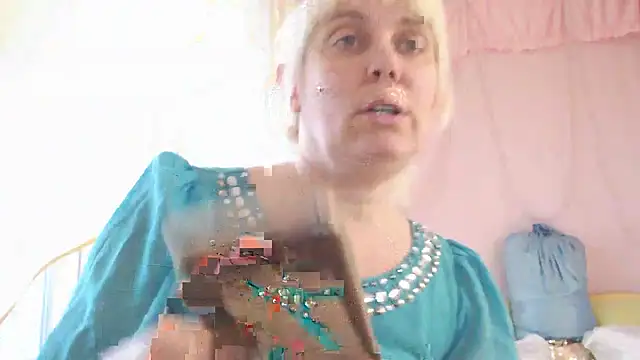 Snapshot of SunnySylvia chatting on February 25, 2026, 12:48 pm SunnySylvia online show from February 25, 2026, 12:48 pm