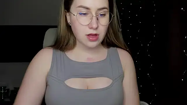 SeasonalSomeone online show from December 15, 2024, 3:31 pm