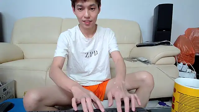 Snapshot of andrewooi chatting on October 12, 2025, 10:47 am andrewooi online show from October 12, 2025, 10:47 am