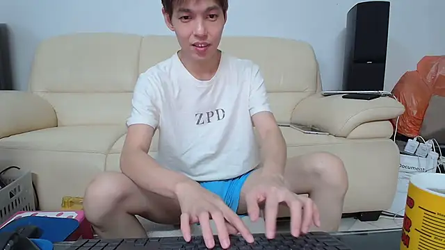 Snapshot of andrewooi chatting on November 11, 2025, 5:24 pm andrewooi online show from November 11, 2025, 5:24 pm