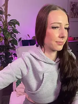 Snapshot of Trixie-Tainted chatting on December 3, 2024, 5:55 pm Trixie-Tainted online show from December 3, 2024, 5:55 pm