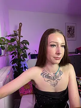 Snapshot of Trixie-Tainted chatting on December 10, 2024, 4:27 pm Trixie-Tainted online show from December 10, 2024, 4:27 pm