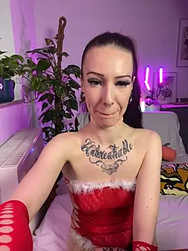 Snapshot of Trixie-Tainted chatting on December 21, 2024, 9:15 pm Trixie-Tainted online show from December 21, 2024, 9:15 pm