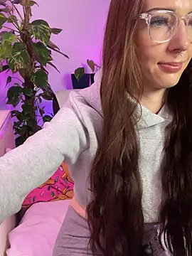 Snapshot of Trixie-Tainted chatting on January 3, 2025, 8:11 pm Trixie-Tainted online show from January 3, 2025, 8:11 pm