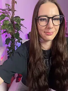 Snapshot of Trixie-Tainted chatting on January 8, 2025, 12:47 pm Trixie-Tainted online show from January 8, 2025, 12:47 pm