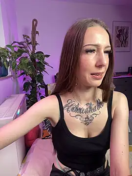 Snapshot of Trixie-Tainted chatting on January 14, 2025, 2:53 pm Trixie-Tainted online show from January 14, 2025, 2:53 pm