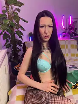 Snapshot of Trixie-Tainted chatting on February 10, 2025, 6:56 pm Trixie-Tainted online show from February 10, 2025, 6:56 pm
