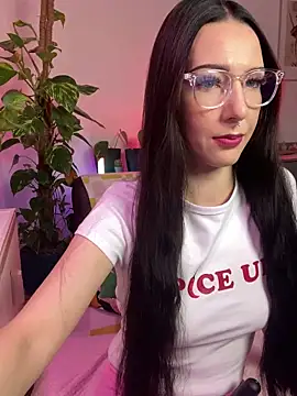 Snapshot of Trixie-Tainted chatting on February 15, 2025, 2:11 pm Trixie-Tainted online show from February 15, 2025, 2:11 pm