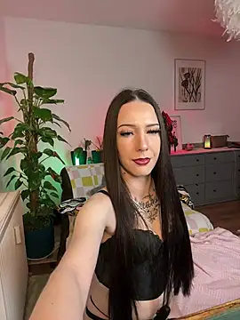 Snapshot of Trixie-Tainted chatting on March 4, 2025, 4:41 pm Trixie-Tainted online show from March 4, 2025, 4:41 pm