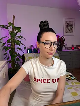 Snapshot of Trixie-Tainted chatting on March 17, 2025, 11:00 am Trixie-Tainted online show from March 17, 2025, 11:00 am