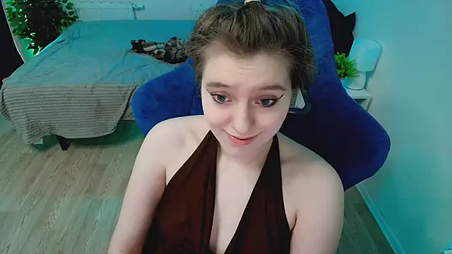 CranberryHot online show from July 17, 2026, 11:39 am
