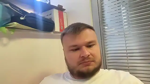 fmodel online show from September 18, 2025, 9:44 am