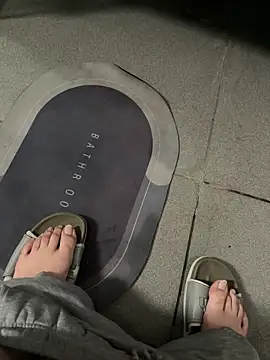 arju9699 online show from February 6, 2026, 4:39 am