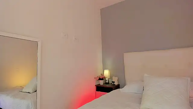 Snapshot of NataliaBuiles chatting on November 21, 2025, 6:28 pm NataliaBuiles online show from November 21, 2025, 6:28 pm