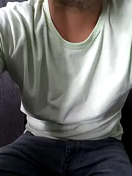 Snapshot of Leo_Big chatting on January 29, 2025, 5:02 pm Leo Big online show from January 29, 2025, 5:02 pm