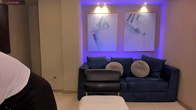 Snapshot of MorganHicks chatting on November 16, 2025, 11:38 am MorganHicks online show from November 16, 2025, 11:38 am