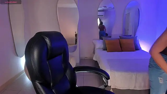 Snapshot of MorganHicks chatting on January 5, 2026, 7:50 pm MorganHicks online show from January 5, 2026, 7:50 pm