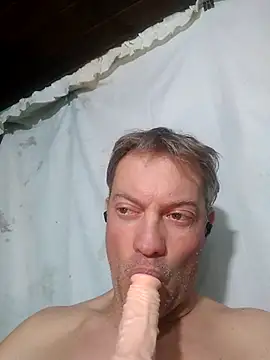 Alvaro2017 online show from May 23, 2026, 4:22 pm