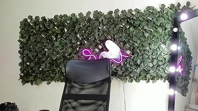 DestinyHills online show from May 16, 2026, 12:48 pm