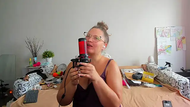 Snapshot of IamYourNarcotic chatting on February 24, 2026, 10:02 am IamYourNarcotic online show from February 24, 2026, 10:02 am