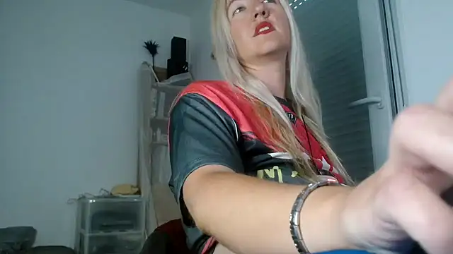 Mllesha74000 online show from July 7, 2026, 1:37 pm