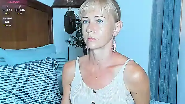 Christine 35 online show from November 6, 2025, 12:50 pm