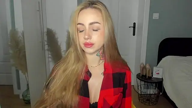 sexyCoralie online show from May 15, 2026, 6:53 am