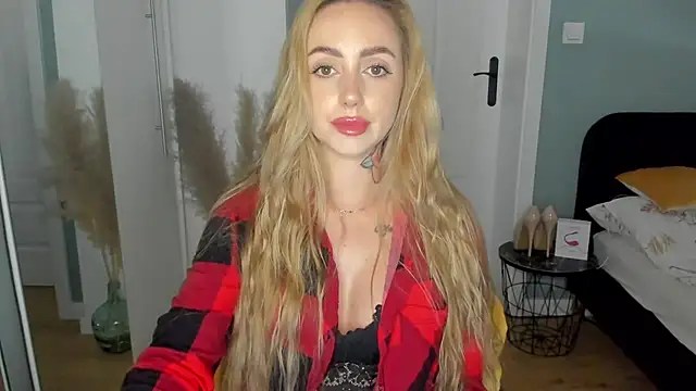 sexyCoralie online show from May 30, 2026, 1:30 pm