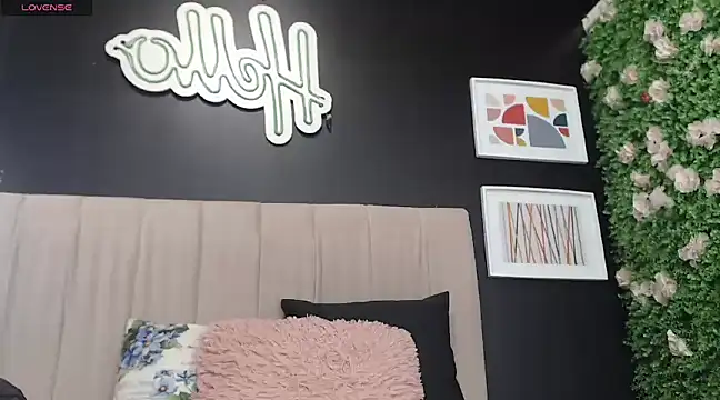 Snapshot of Sharloth_milf chatting on January 29, 2025, 8:25 pm Sharloth milf online show from January 29, 2025, 8:25 pm