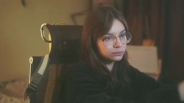 alyssa sweet online show from December 17, 2025, 6:08 am