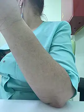 Alice Sweetyyy online show from January 14, 2025, 1:17 pm